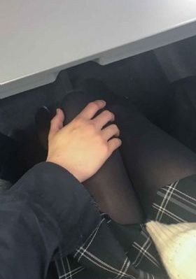 办公室秘书掀裙子打屁股小说_HD在线手机播放
