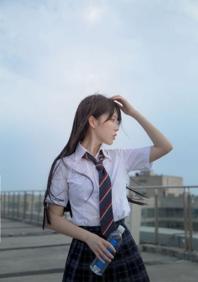 巨大乳首に揉んで乳搾り_4KBD在线观看