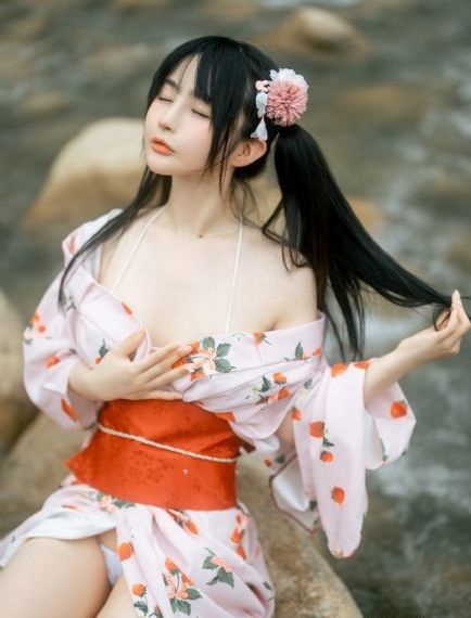 老师跪着用嘴喂我乳_超清迅雷电影在线