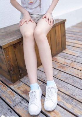 大胸美女挤奶_蓝光影视在线观看