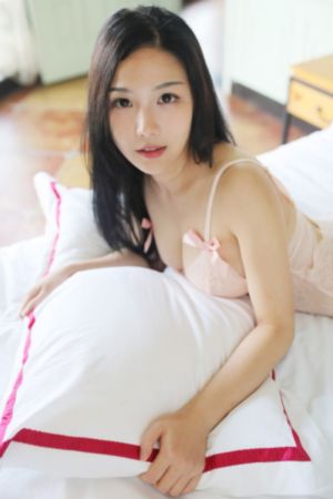 一个人免费观看高清视频WWW_中英字幕1080